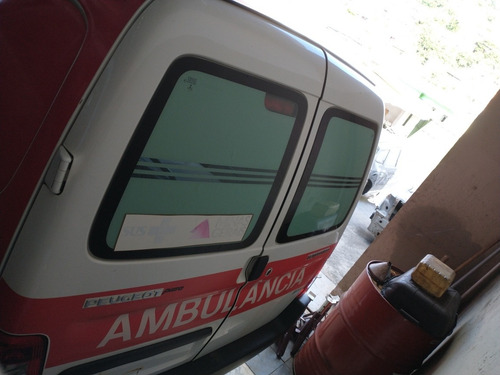 Peugeot Partner Ambulância