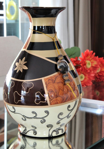 Imagem 3 de 10 de Vaso De Cerâmica Estilo Africano Com Pingente Bu140