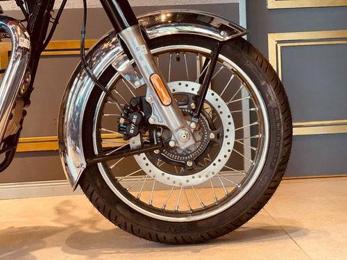 Imagen 13 de 25 de Royal Enfield Classic 350 - Chrome & Dark