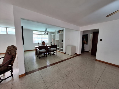 Venta Apartamento En Frente Plaza Altamira Ideal Para Oficin