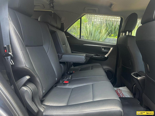 Imagen 24 de 25 de Toyota Fortuner Srv 4x4 2.7 Gasolina Entrega Inmediata Estre