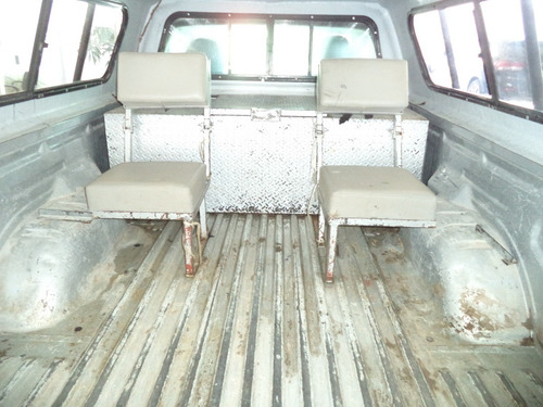 Imagen 5 de 8 de Nissan Pick-up Np300 2 Pts. A/a Mod. 2016