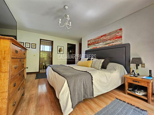Casa En Venta De 6dor-3baño, + Svs, Lo Barnechea