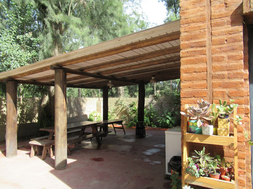 Casa Con Quincho Y Piscina, 3 Dormitorios Zona Km 50 Pilar, Barrio Abierto La Esmeralda
