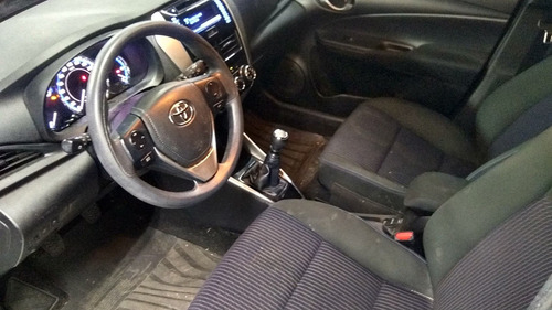 Imagem 10 de 16 de Toyota Yaris Xs 1.3 16v Flex Completo Rodas 2019 Cinza