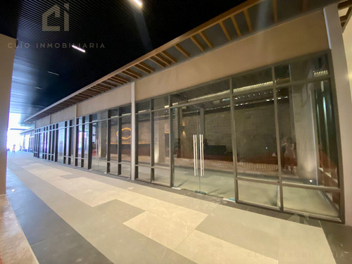 Local En Renta En Veracruz, En Nueva Plaza Sol 400 Cajones De Estacionamiento