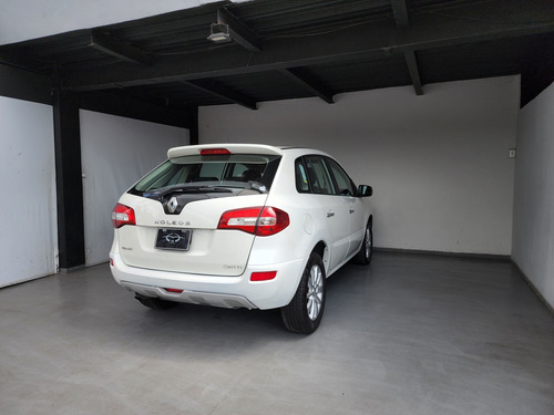 Imagen 10 de 15 de Renault Koleos 2016 2.5 Expression At