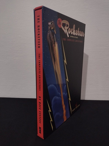 The Rocketeer Deluxe - Hq - Dave Stevens - Edição Em Inglês - Idw (Usado)