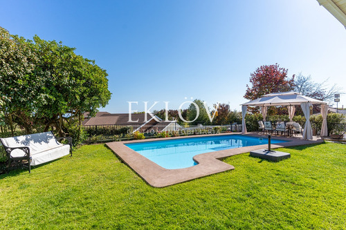 Casa De Lujo En Bosque De Montemar, 8d+6b, 1050 M²