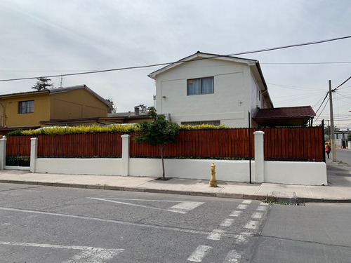Espaciosa Casa En Venta De 4 Dormitorios