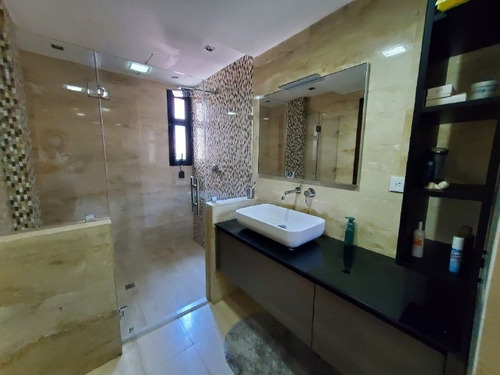 Imagen 11 de 26 de Maria Emilia Vende 04246447007