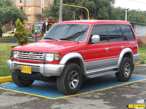Mitsubishi Montero Wagon