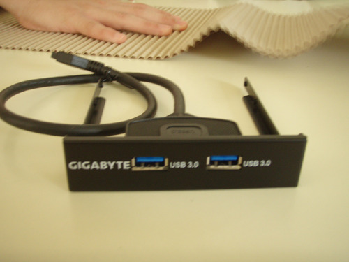 Panel Frontal Bahia 3.5 Usb 3.0/2 Puertos Gigabyte. No Envio