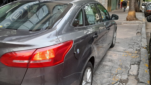 Ford Focus III 1.6 Sedan S