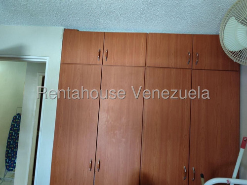 María E. Vende Cómodo Y Fresco Apartamento En Las Guacamayas, Lara#25-17031**