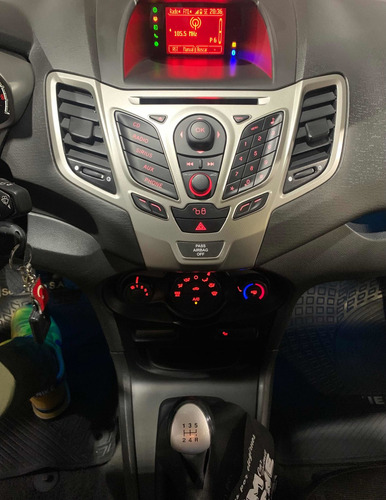 Ford Fiesta Kinetic Design 1.6 Design 120cv Titanium 2012
