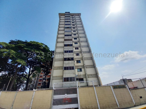 Amplio Y Comodo Apartamento En Venta En Centro Barquisimeto, Lara Mc 