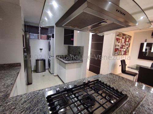 Maria Elena Latouche Se Vende Townhouse Imponente En Mañongo Completamente Amoblado. Planta 100% Y Pozo. Ven Visítalo !! Mels 23-21578
