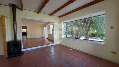 Excelente Casa En Venta De 5 Dormitorios En Santo Domingo