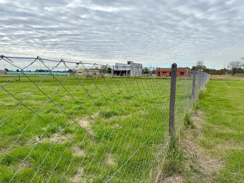 Venta. Lote Totalmente Perimetrado. Las Acacias. Los Pinos