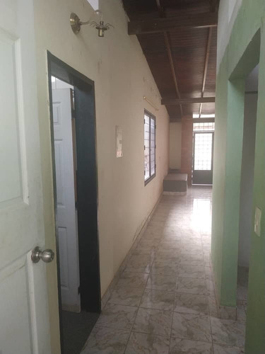 Imagen 4 de 14 de Cristian Guedez 04244576698 / Lomas De La Esmeralda