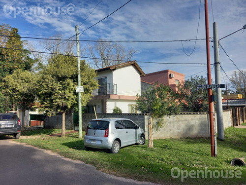 Venta - Casa  Y  Depto En Barrio La Lonja - Excelente Ubicacion