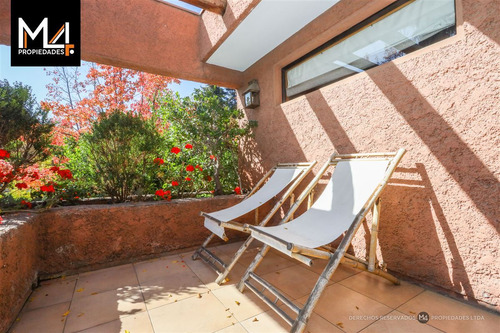 Casa En Venta De 5 Dorm. En Las Condes