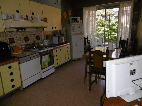 Vivienda Multifamiliar. 2 Ph C/ Entr Indep. + Cochera +local
