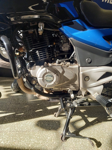 Imagen 6 de 16 de Bajaj Rouser 220f 26000km Pune Motos Financiacion Con Tarj