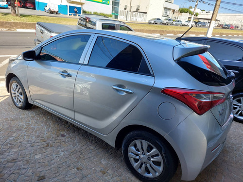 Imagem 5 de 8 de Hyundai Hb20 1.0 Comfort 12v Flex 4p Manual