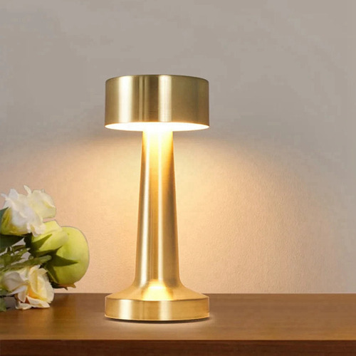 O Lámpara De Mesa Led Retro Recargable De Metal Táctil, 3