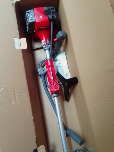 Desmalezadora Efco 8400