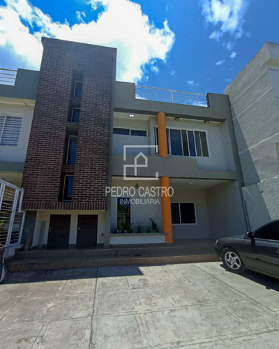 Se Vende Townhouse Con Acabados De Primera A Estrenar En El Conjunto Residencial Altos De Caroní, En Puerto Ordaz, Ciudad Guayana