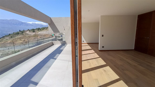Casa En Venta En Lo Barnechea
