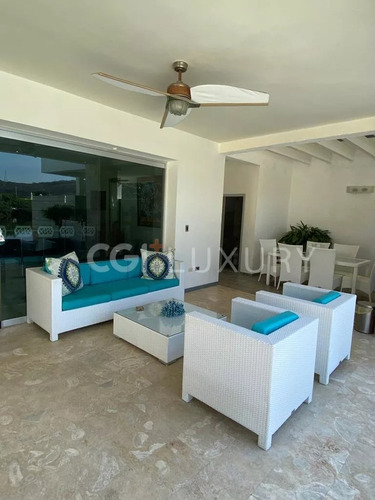 Cgi+ Luxury Lecheria Ofrece En Venta Casa En Las Villas.