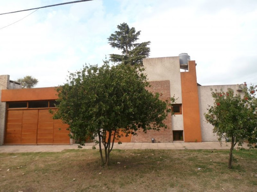Imagen 3 de 27 de Casa Quinta Sobre Almirante Brown