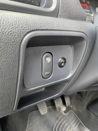 Renault Clio 1.2 Mío Expression Pack Ii Lvavel 2013