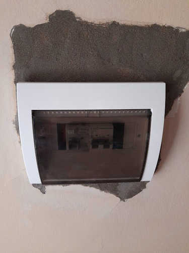 Imagen 4 de 9 de Electricista Matriculado Urgencias 24 H Morón Castelar Haedo