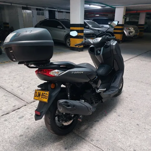 Yamaha N-max Connect