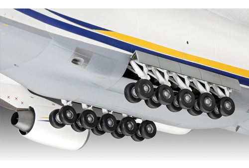 Avión Antonov An-124 Ruslan 1/144 Model Kit Revell