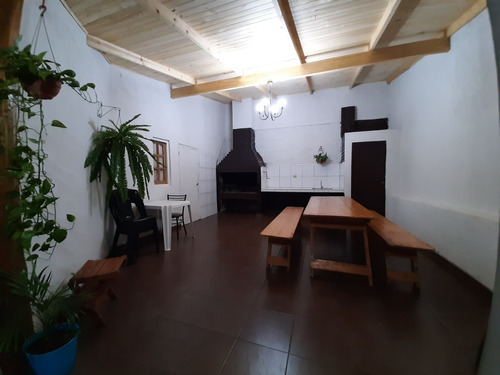 Imagen 15 de 18 de Alquiler De Casa Por Dia Con Piscina Y Quincho (uso Exclusivo). Ubicada En La Ciudad De Las Cataratas Del Iguazú, Puerto Iguazú, Misiones. Zona Céntrica