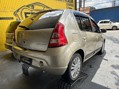 Renault Sandero 1.6 16v Privilège Hi-flex Aut. 5p