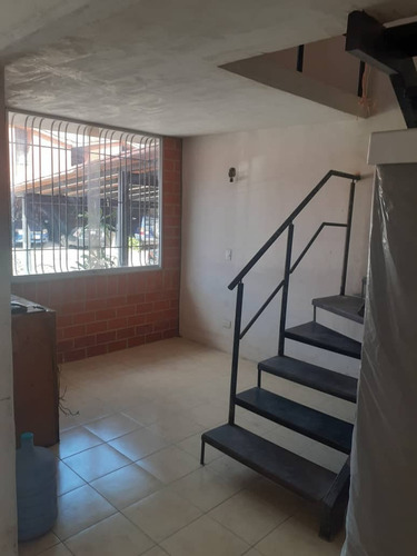 Imagen 8 de 16 de Town Houses En El Conj. Res Nueva Casarapa La Laguna Parte Baja , Guarenas