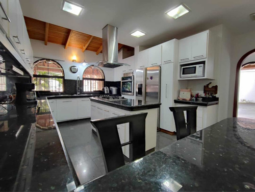 Imagen 25 de 30 de En Venta Exclusiva Propiedad En Urb Privado El Feudo