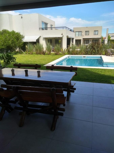 Imagen 3 de 22 de Casa - Los Lagos