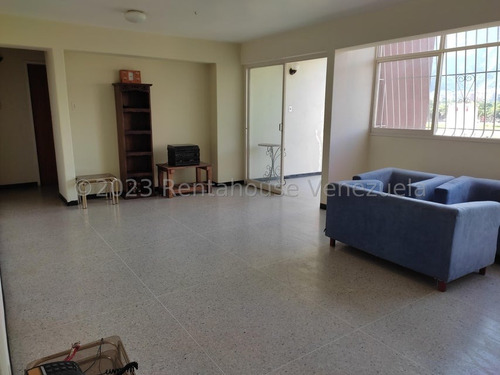 Venta De Apartamento Con Gran Potencial En Chuao Mls #23-9712