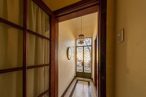 Imagen 26 de 27 de Casa De 4 Dormitorios En Venta Jardín Parrillero Terraza Barrio Abasto Centro