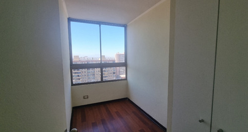 Santiago, San Francisco 2 D 1 B Piso Alto. Precio Rebajado.