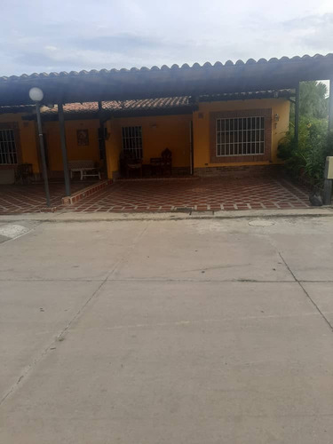 Imagen 8 de 13 de Casa En Venta Urb Valle De Oro Remodelada Y Esquina Jc-lp