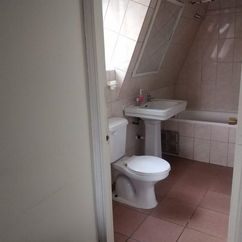 Casa En Venta De 3 Dorm.mas Salita, Posible Dorm En La Reina